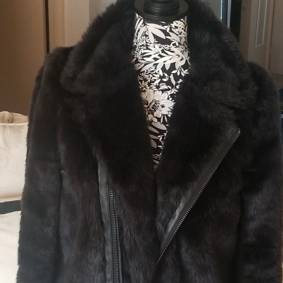 Faux Rabbit Fur Coat - Picture 6 of 8
